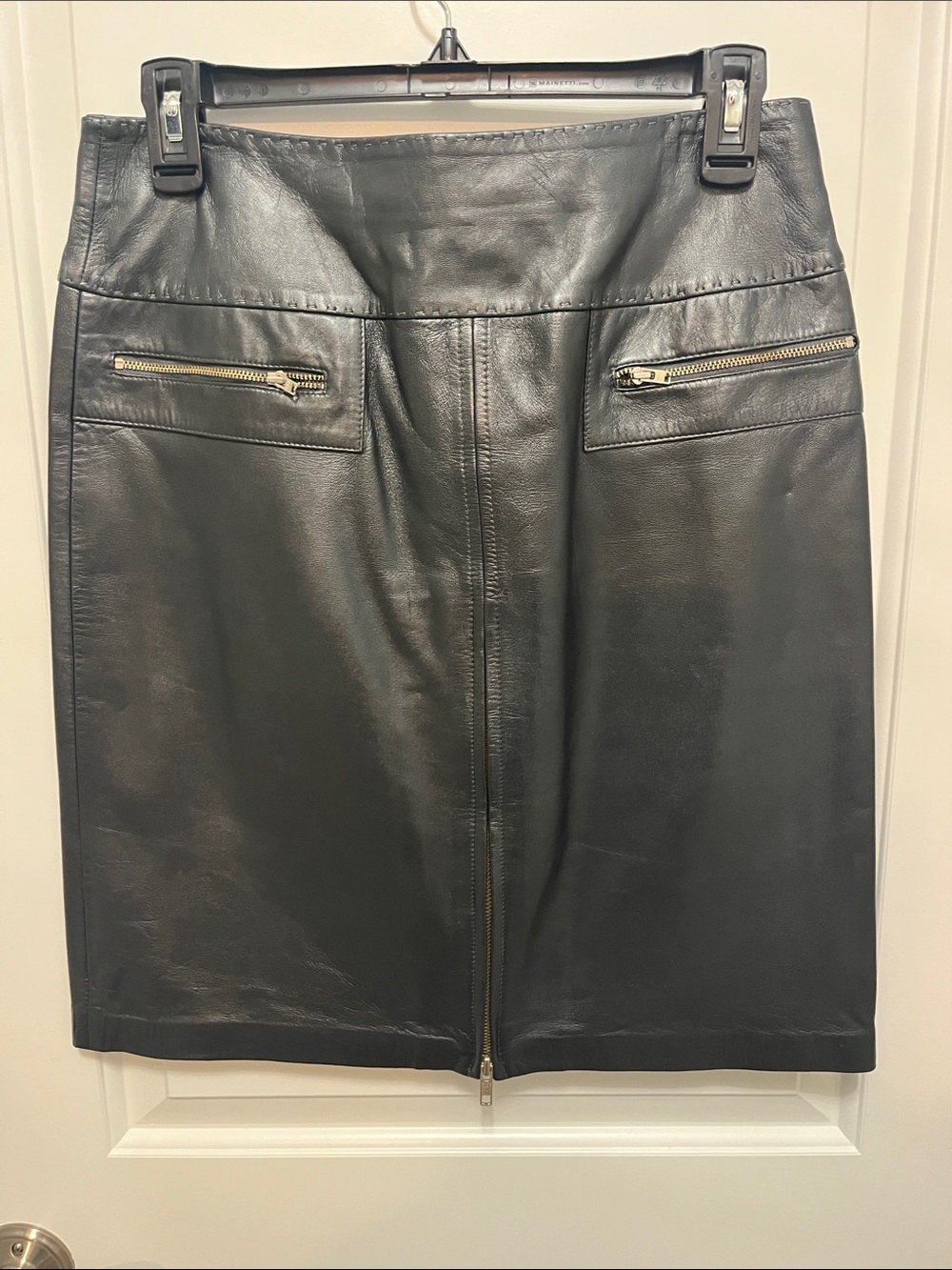 Cache Dark Gray Leather Pencil Skirt with Front Zip and Zip-Pocket Accents